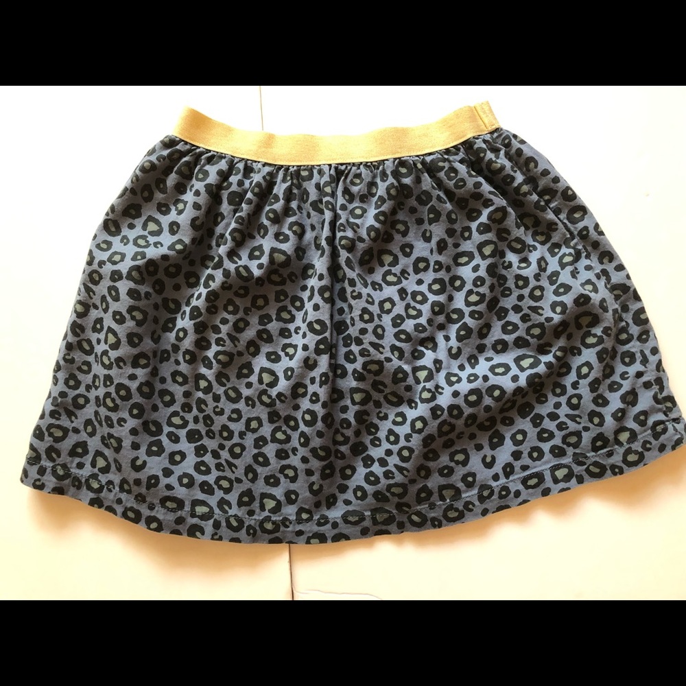 Carter’s Cheetah Print w/ Metallic Waistline in Sz 8 EUC